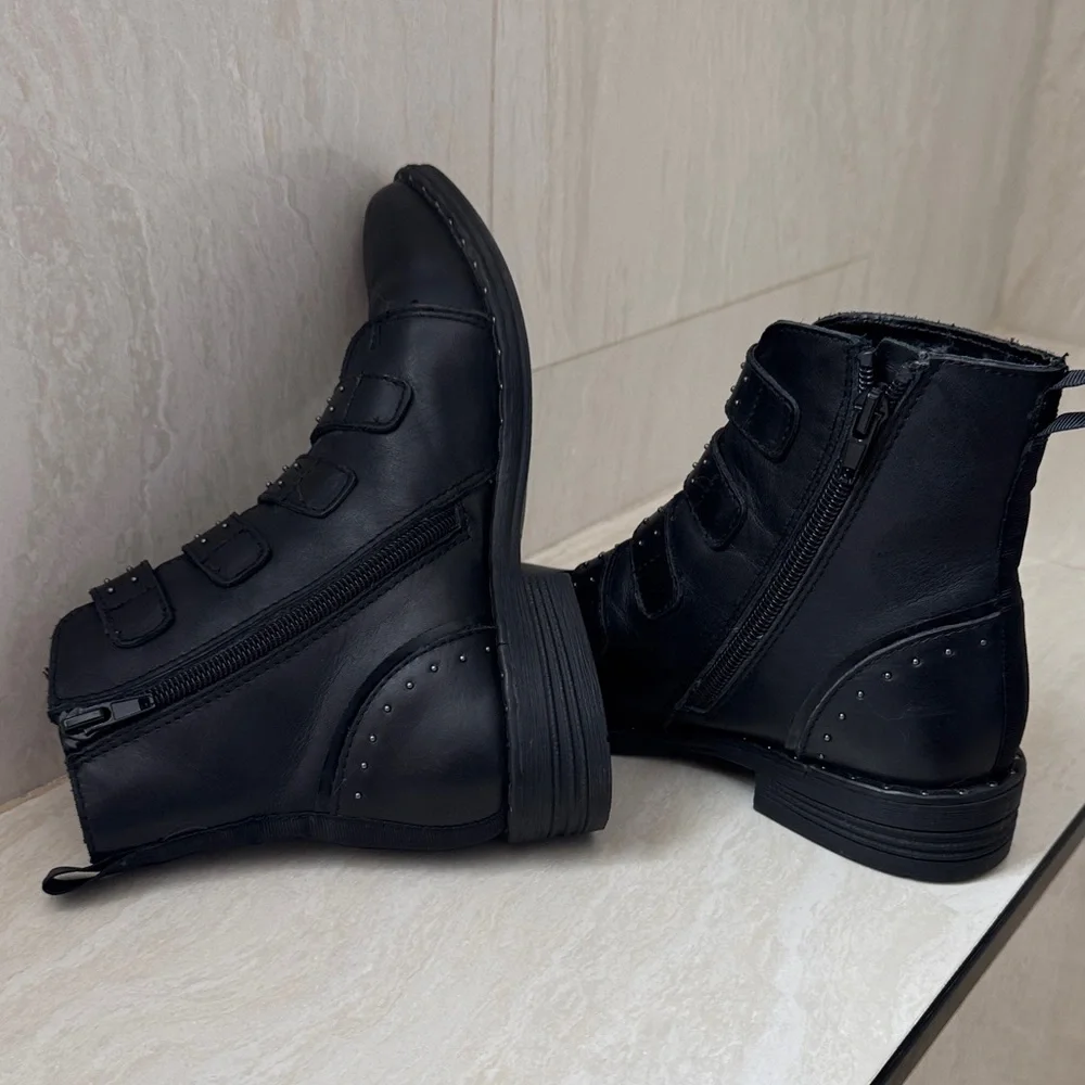 Steve Madden Black Leather Studded Combat Boots - Picture 6 of 8
